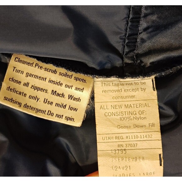 VINTAGE Obermeyer Vest Womens Large Navy Down Puffer Snap Front Ski Chevron 80s - Picture 8 of 15